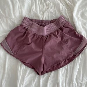 LuLuLemon Hotty Hot Low Rise Short 2.5”